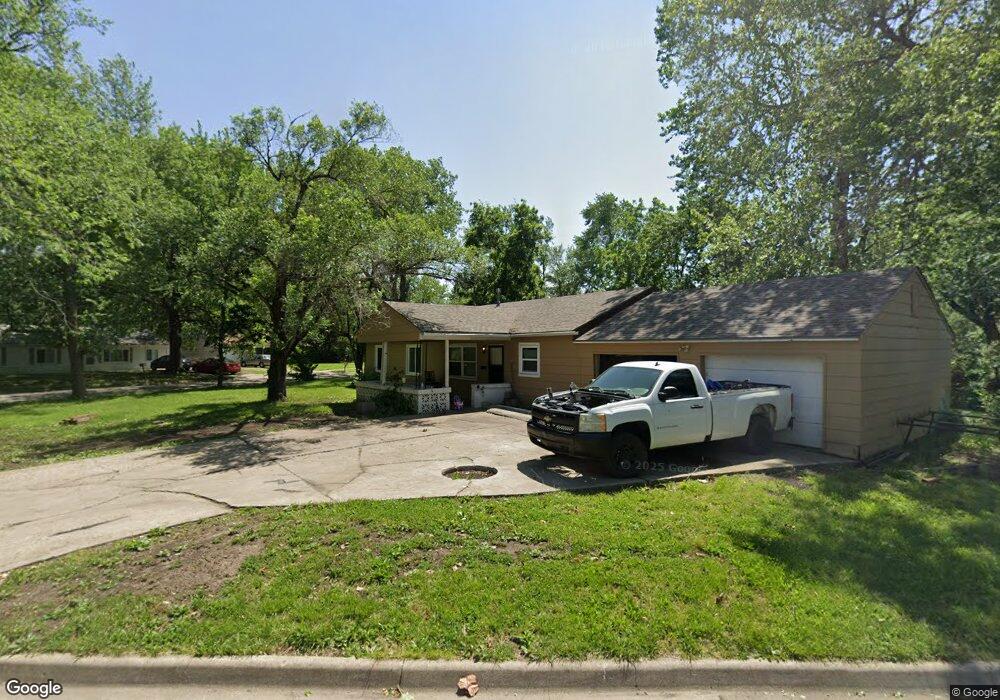 1301 SW Croix St, Topeka, KS 66611 - photo 1