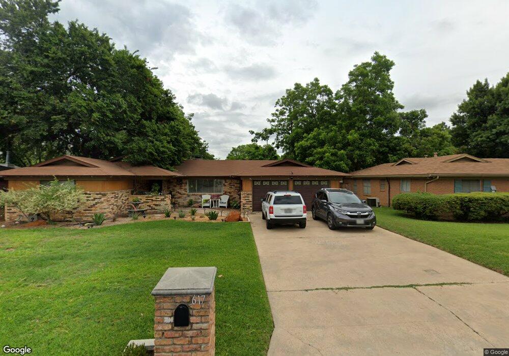 617 Woodside Dr, Hurst, TX 76053 - photo 1