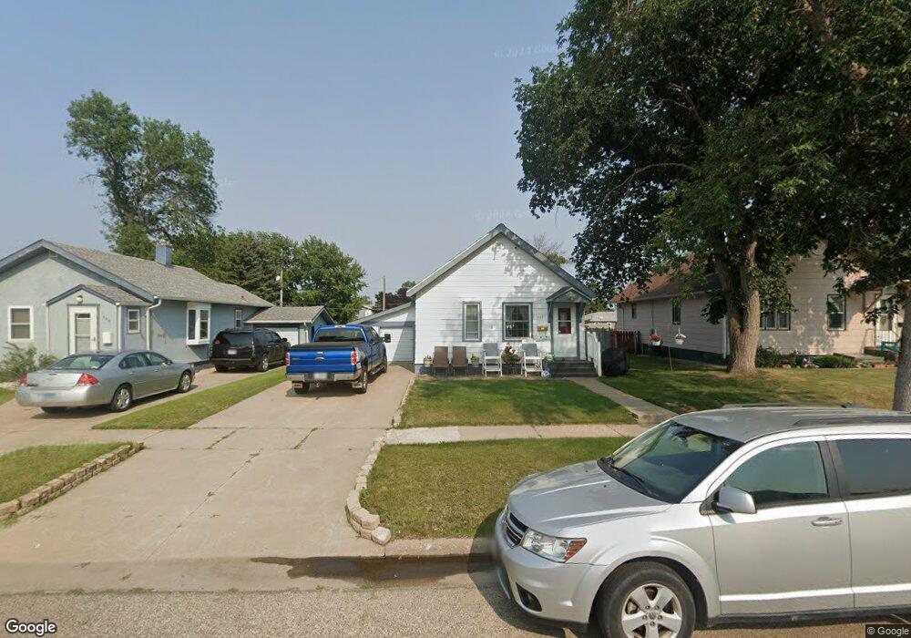 807 6th Ave SE, Jamestown, ND 58401 - photo 1