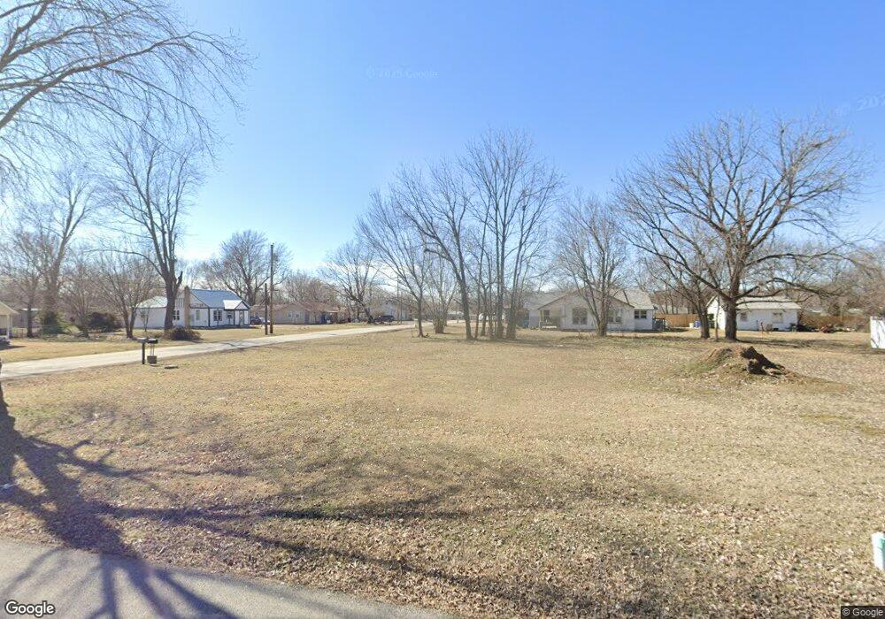 615 Locust St, Carl Junction, MO 64834 - photo 1