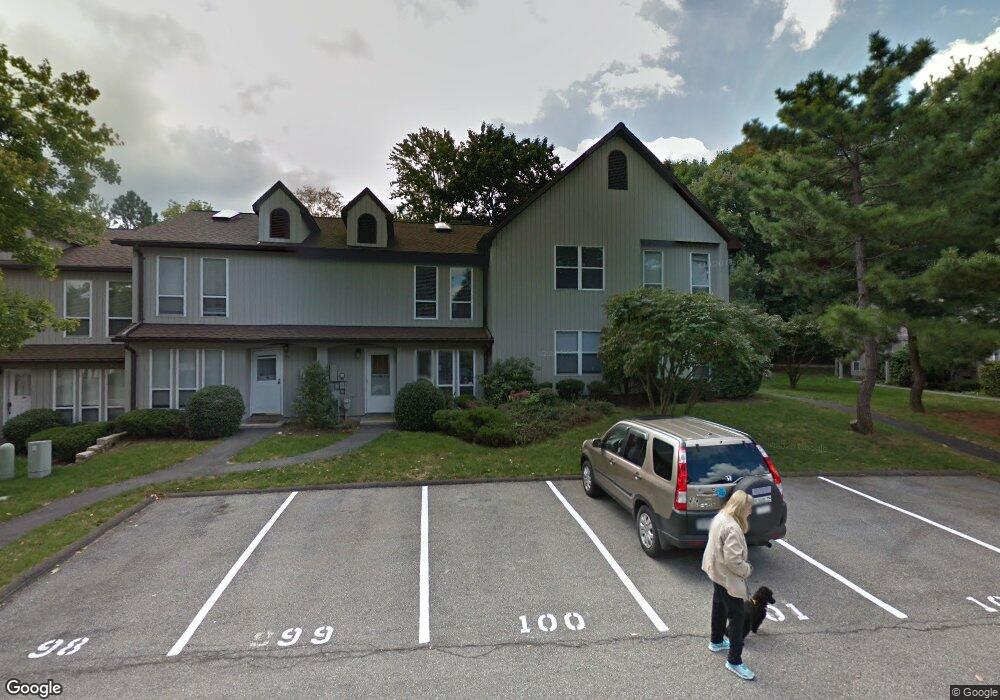 8 Hemlock Cir, Peekskill, NY 10566 - photo 1