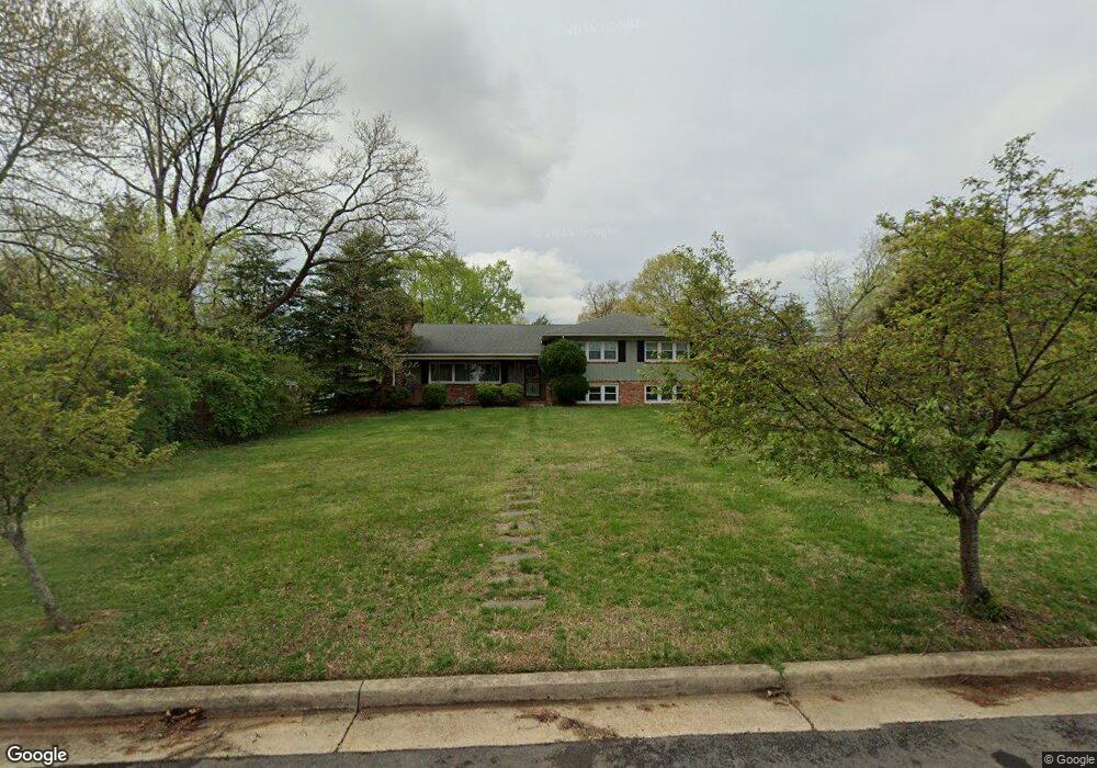 204 Longview Dr, Alexandria, VA 22314 - photo 1