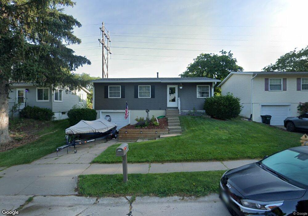 2404 W 59th St, Davenport, IA 52806 - photo 1