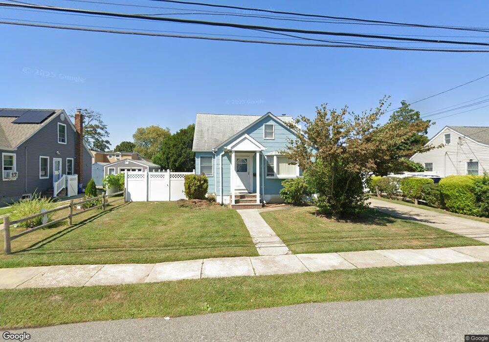 75 Ferndale Ct, Copiague, NY 11726 - photo 1