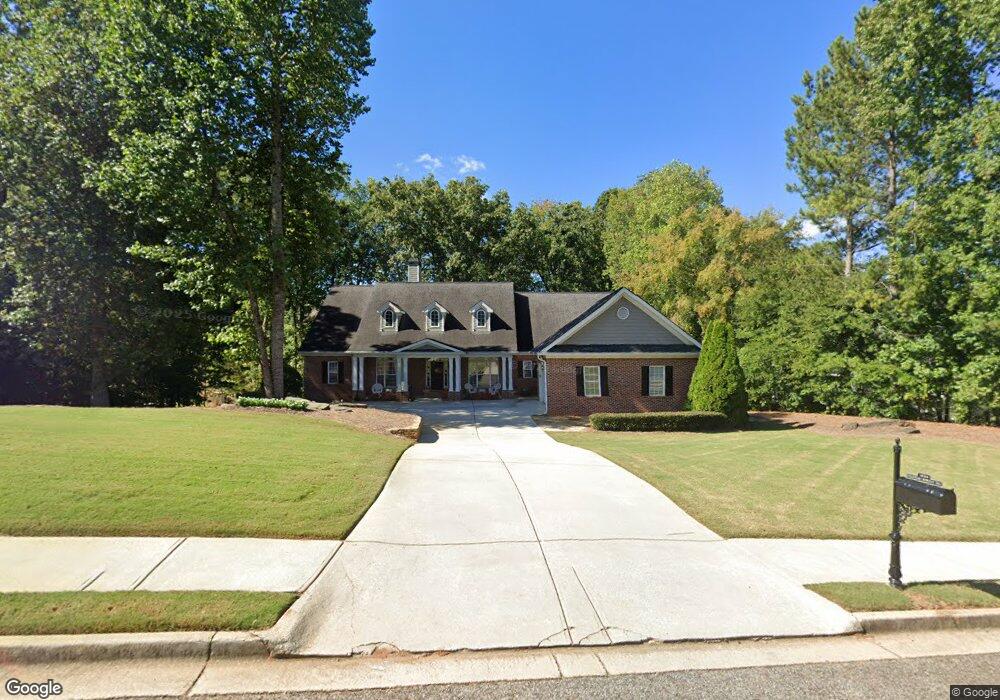 1040 Chateau Forest Rd, Hoschton, GA 30548 - photo 1