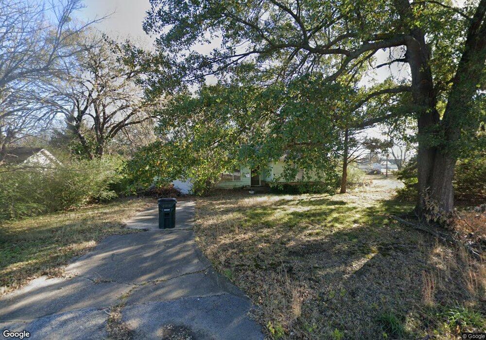 1124 N 5th St, Henryetta, OK 74437 - photo 1