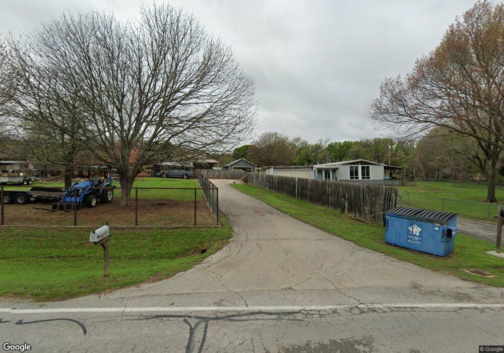 724 W Lake Dr, Weatherford, TX 76087 - photo 1