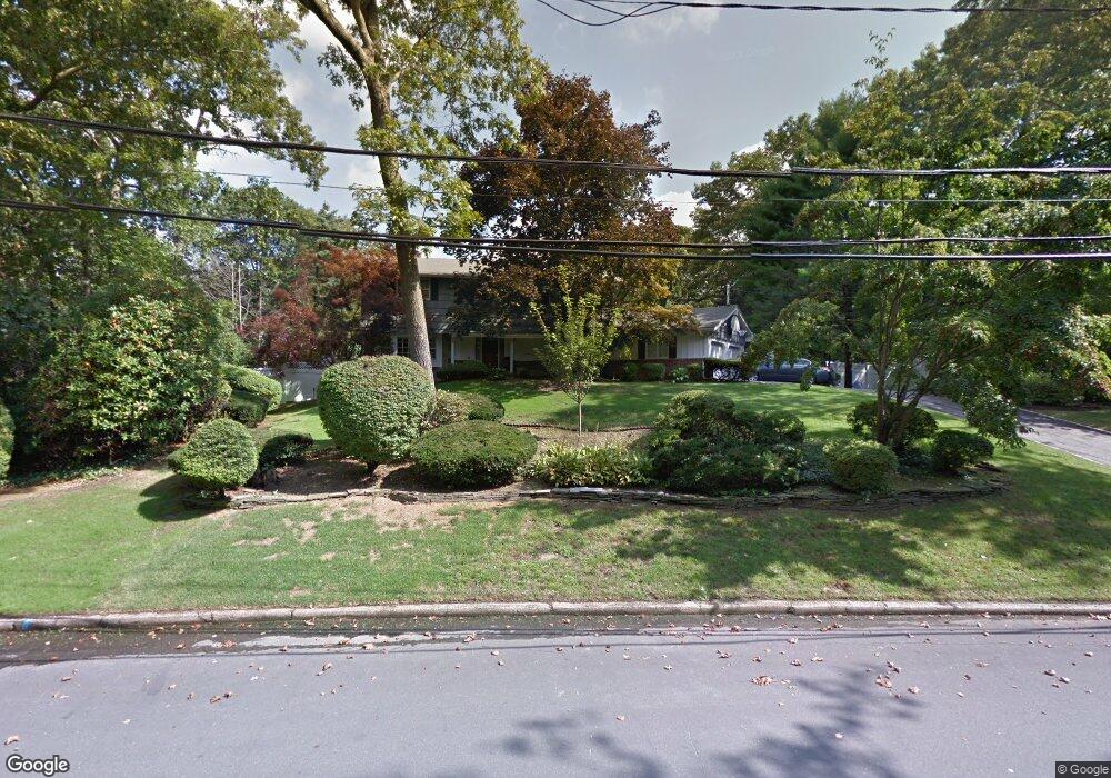 3 Chatham Place, Dix Hills, NY 11746 - photo 1