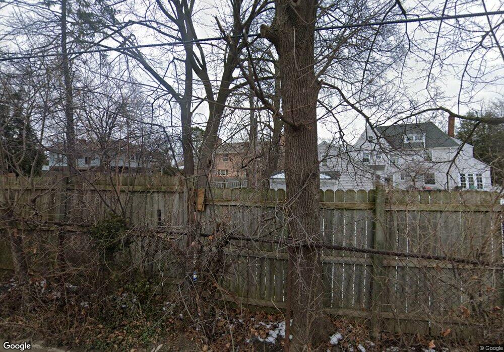 1703 Crescent Dr, Flint, MI 48503 - photo 1