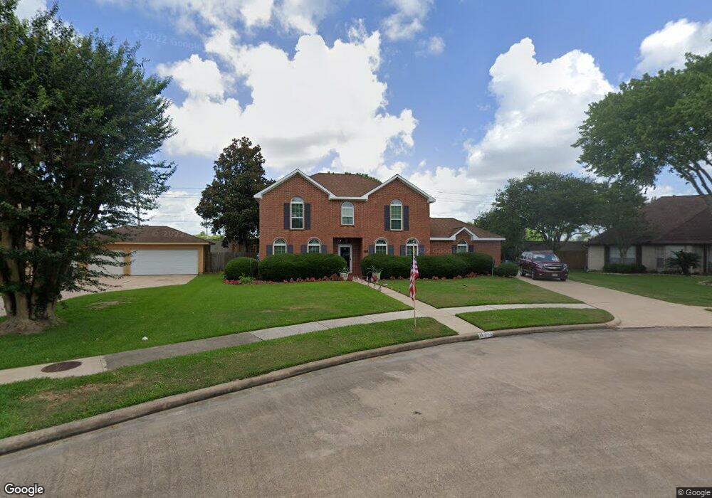 2000 Plantation Dr, Friendswood, TX 77546 - photo 1