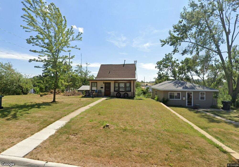 1207 21st Ave SW, Cedar Rapids, IA 52404 - photo 1