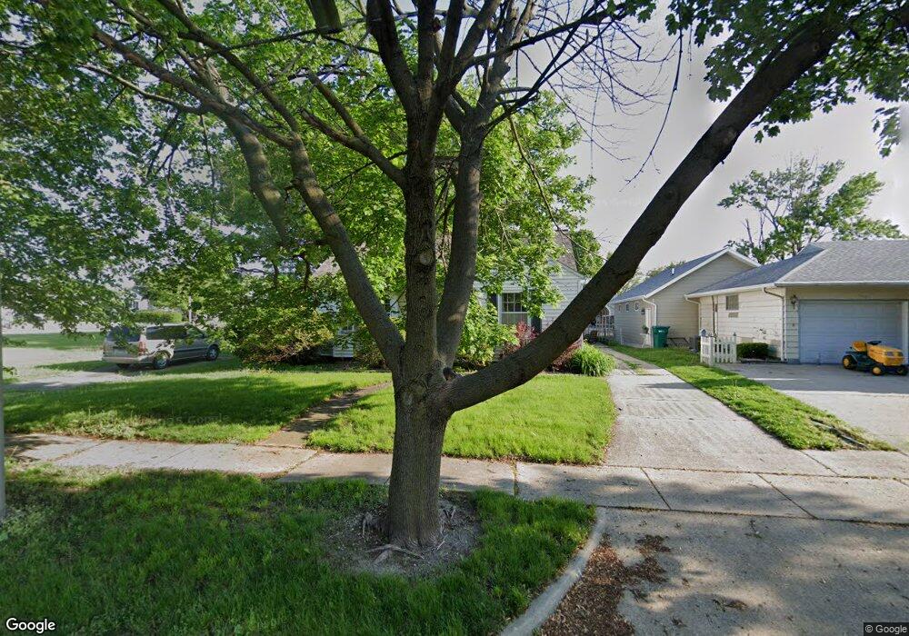 512 Charleston Ave, Mattoon, IL 61938 - photo 1