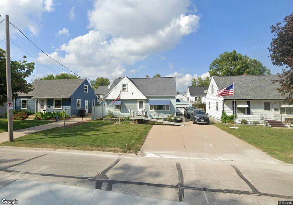 280 Wilson Ave SW, Cedar Rapids, IA 52404 - photo 1