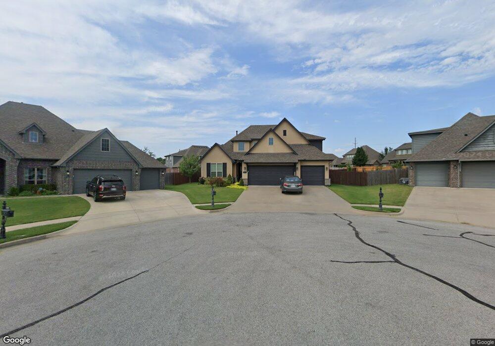 1602 E Roanoke Ct, Broken Arrow, OK 74011 - photo 1