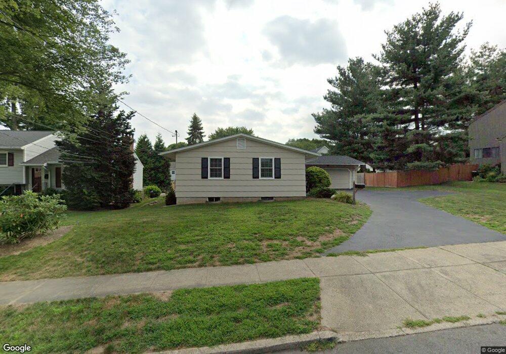 485 Pemburn Dr, Fairfield, CT 06824 - photo 1