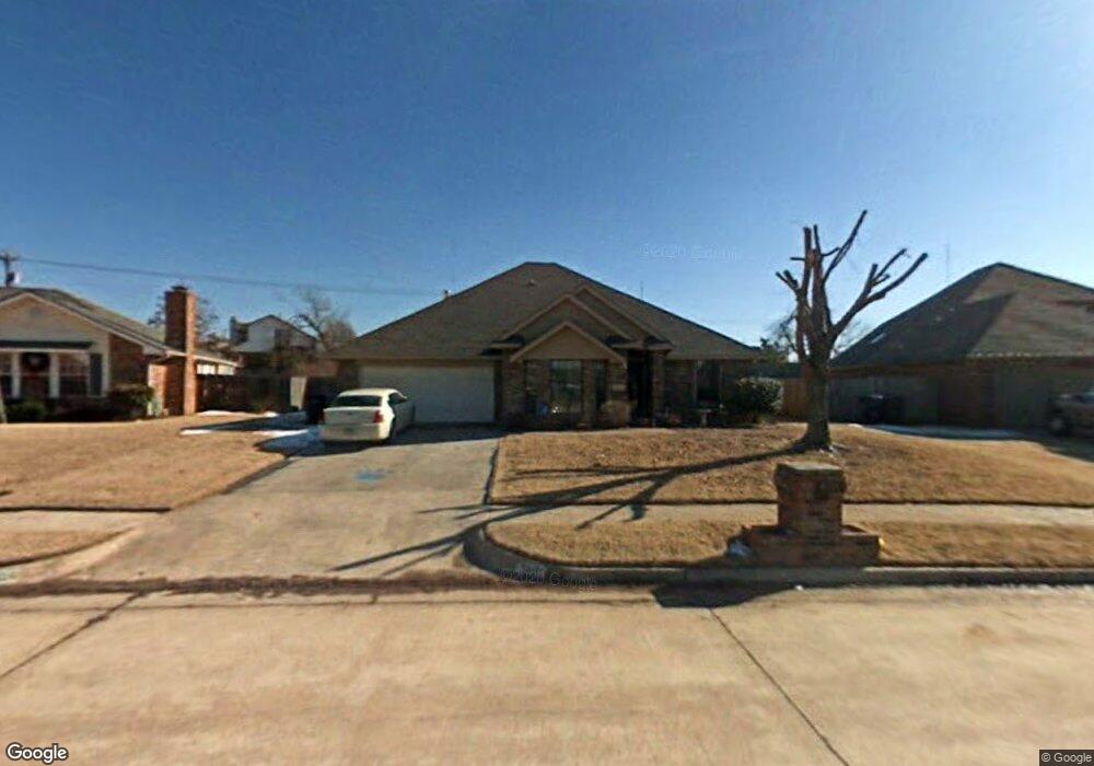 2428 E Hills Dr, Moore, OK 73160 - photo 1