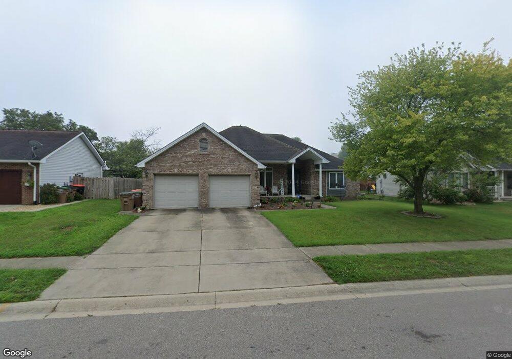 2253 Fairfax Dr, Columbus, IN 47203 - photo 1