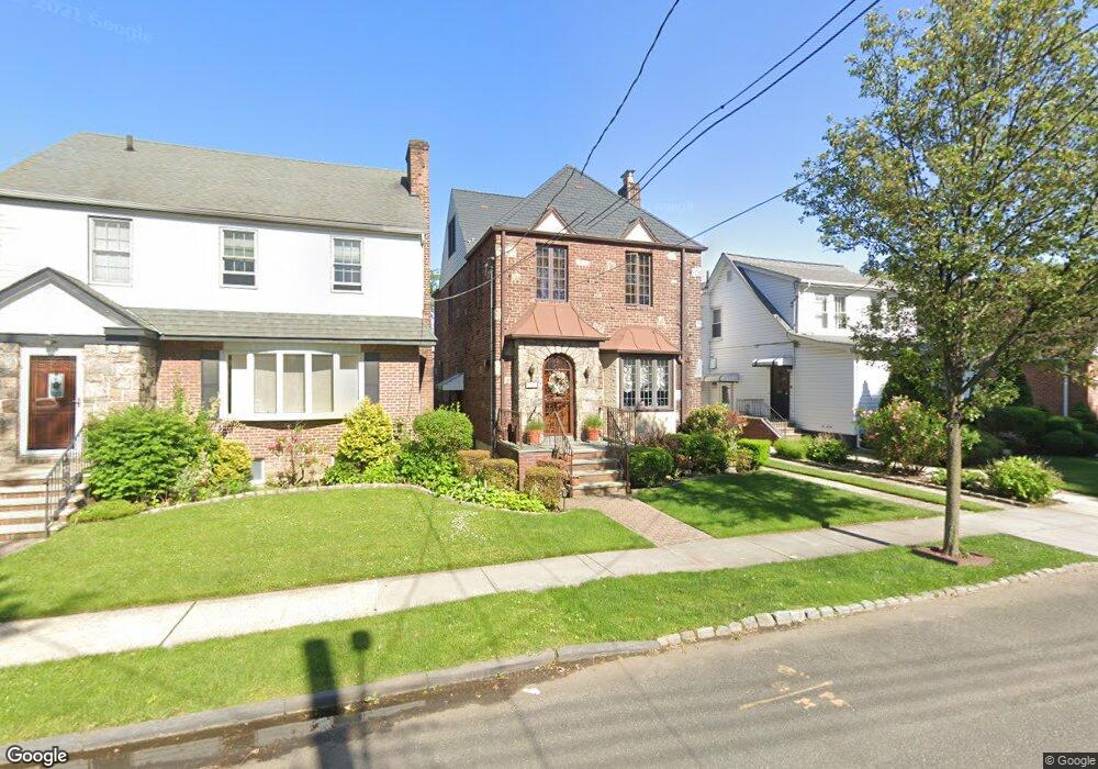 2921 165th St, Flushing, NY 11358 - photo 1