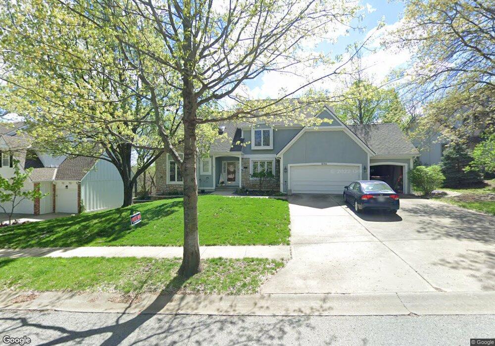 5703 Oakview St, Shawnee, KS 66216 - photo 1