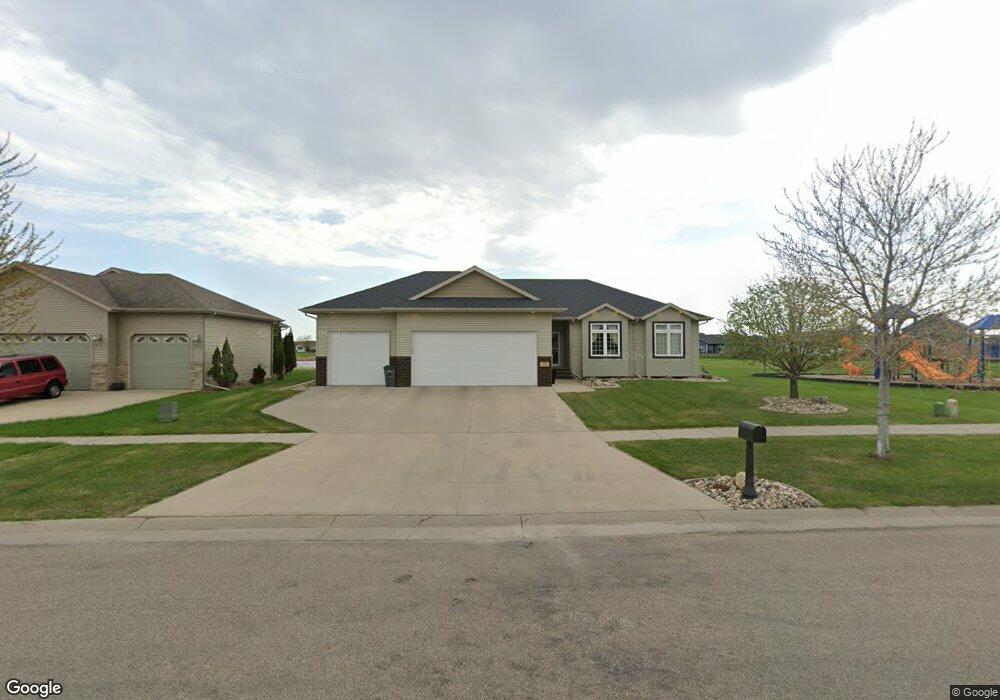 501 Hampton Dr W unit 37786286, Moorhead, MN 56560 - photo 1