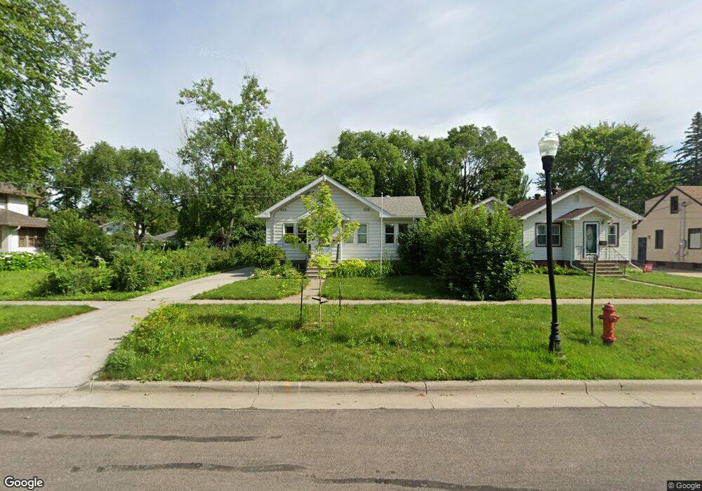1421 10th Ave S, Fargo, ND 58103 - photo 1