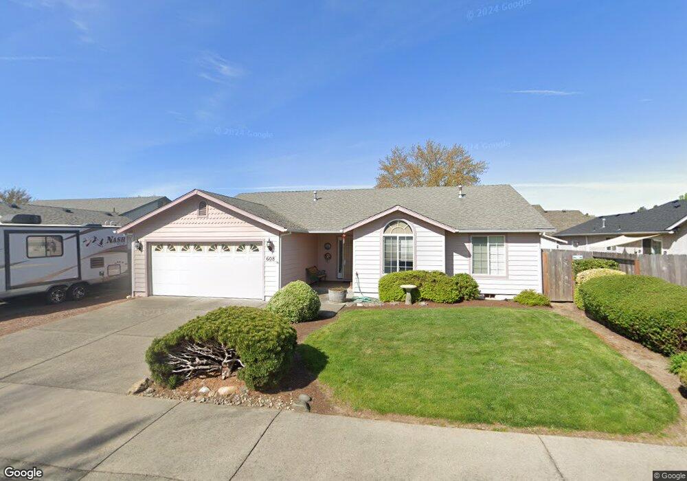 608 SW Leonard St, Grants Pass, OR 97526 - photo 1