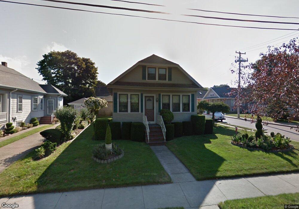 55 Sycamore St, Fairhaven, MA 02719 - photo 1