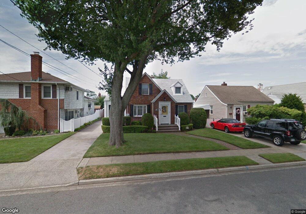 273 Roosevelt Ave, Franklin Square, NY 11010 - photo 1