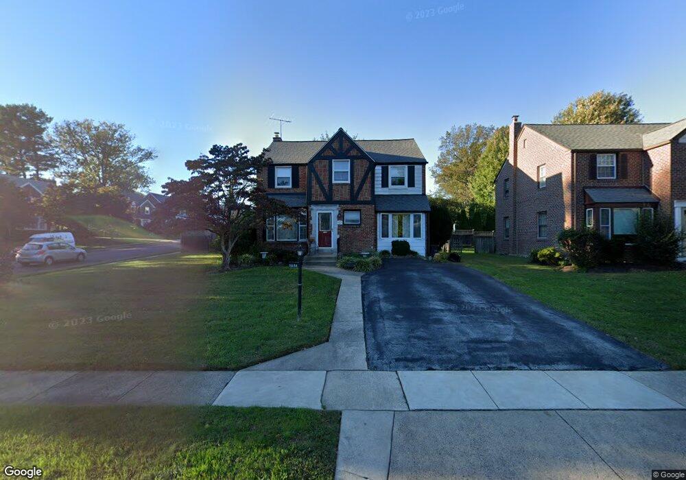 1600 Surrey Ln, Havertown, PA 19083 - photo 1