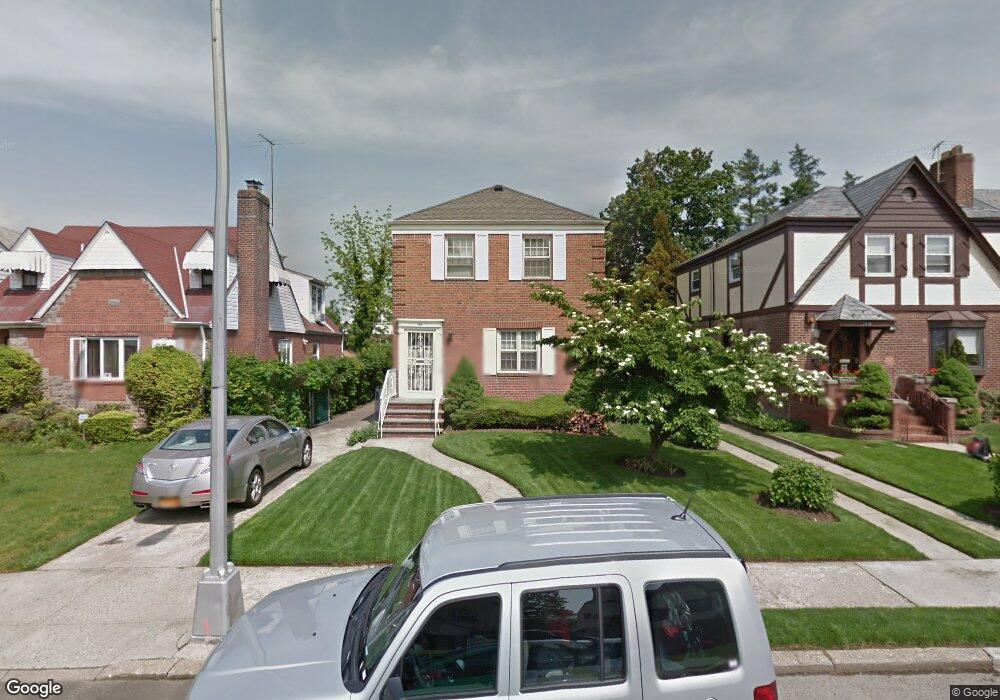 7615 174th St, Fresh Meadows, NY 11366 - photo 1