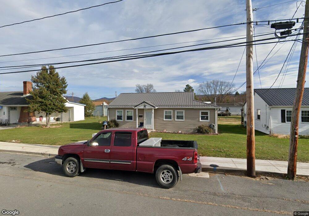 313 N Elm St, Moorefield, WV 26836 - photo 1