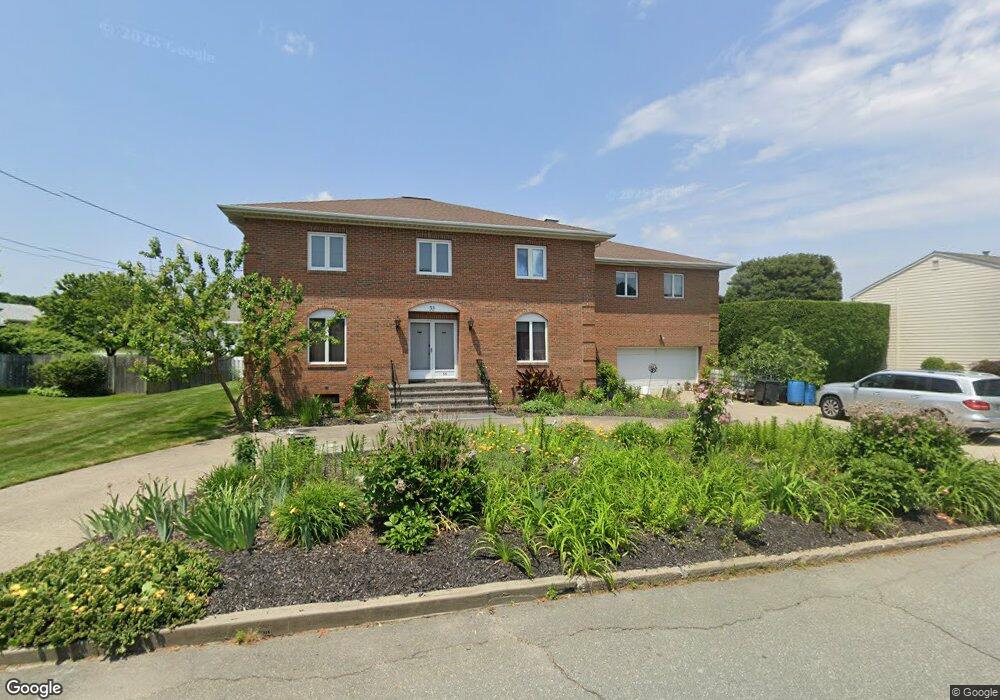 33 Hybrid Dr, Cranston, RI 02920 - photo 1