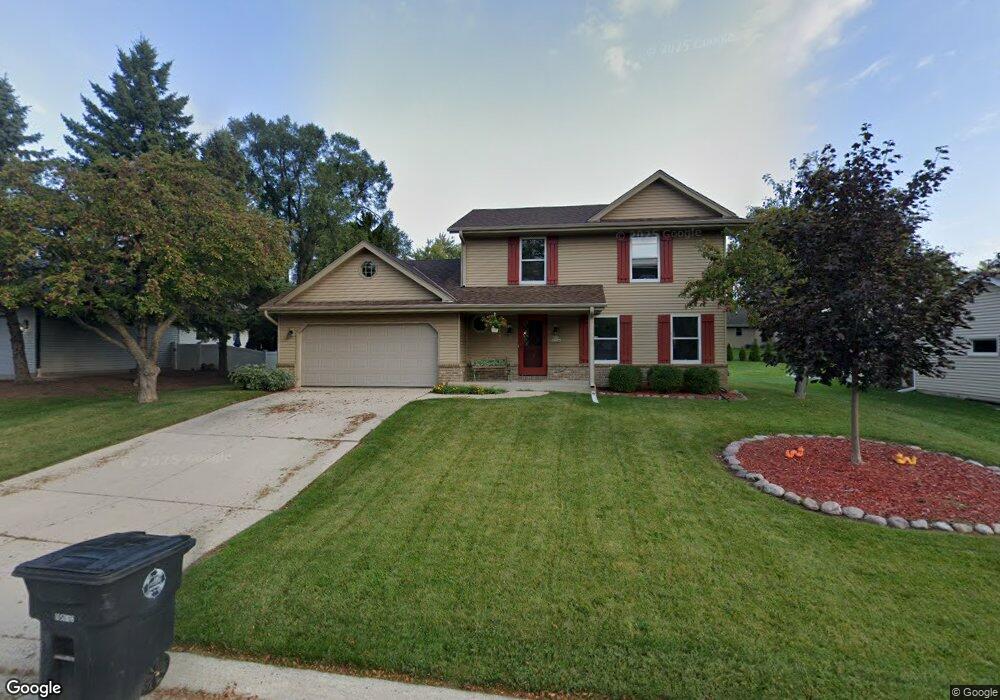 N77W15564 Crossway Dr, Menomonee Falls, WI 53051 - photo 1
