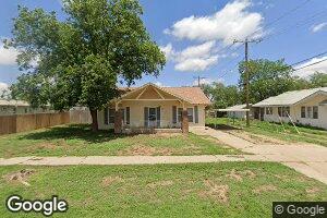 208 W 10th St, Plainview, TX 79072