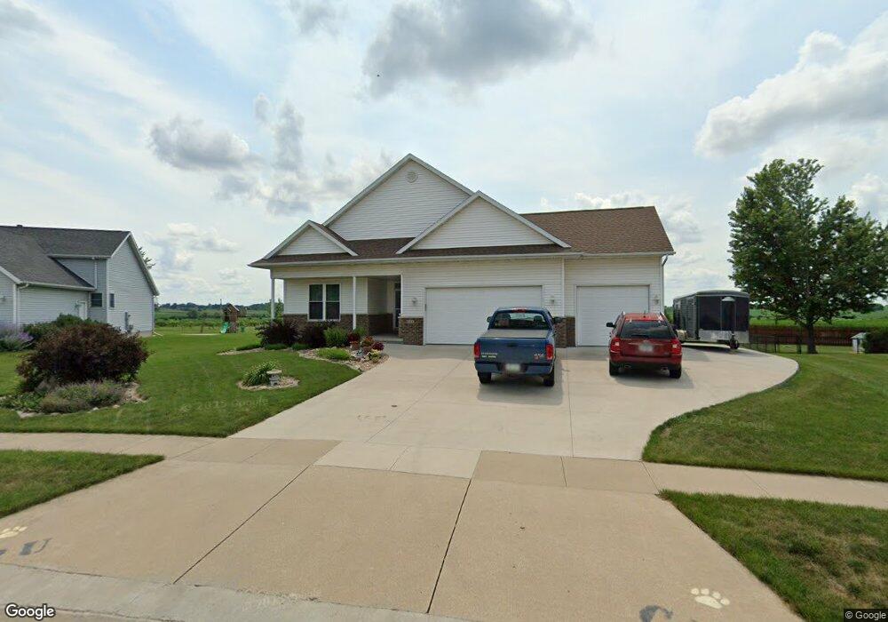 811 Boulder Dr, Center Point, IA 52213 - photo 1