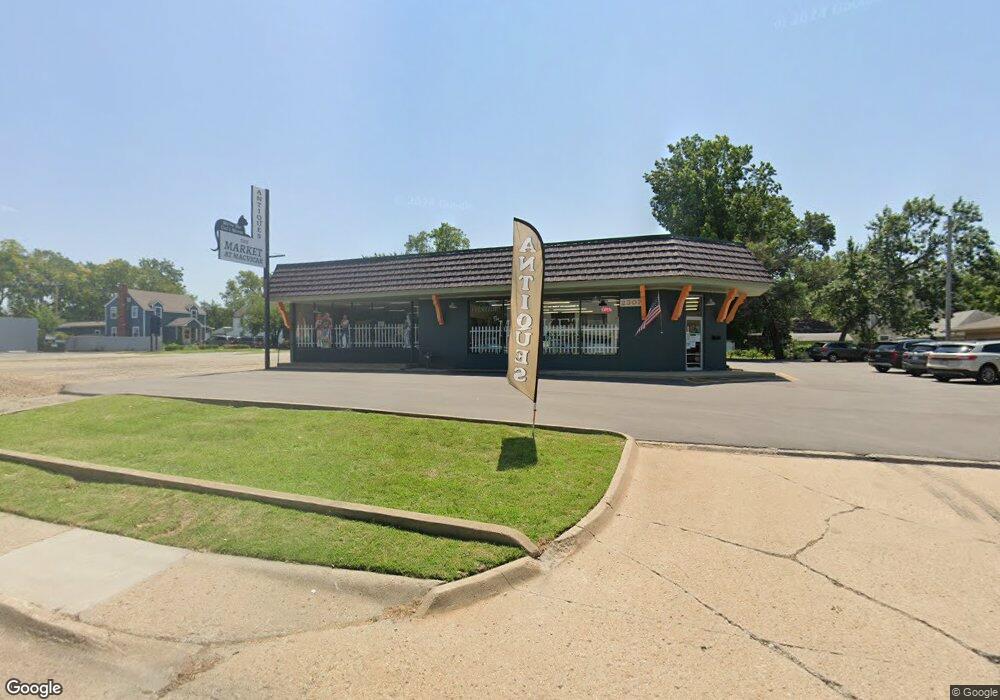 2307 SW 10th Ave, Topeka, KS 66604 - photo 1