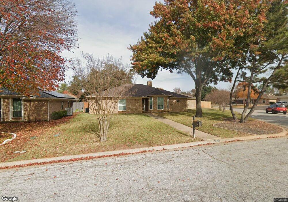 8541 Ellis Dr, North Richland Hills, TX 76182 - photo 1