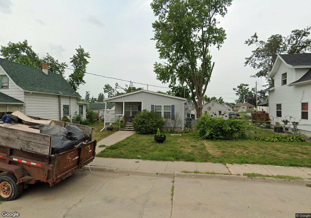 1516 M St SW, Cedar Rapids, IA 52404 - photo 1