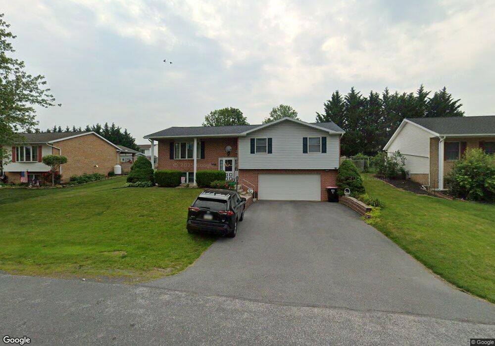 2939 Fillmore Dr, Chambersburg, PA 17201 - photo 1