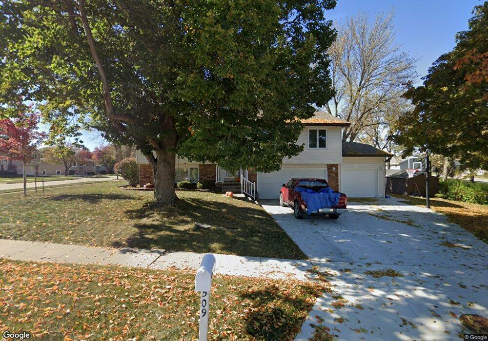 509 E 25th St N, Newton, IA 50208 - photo 1