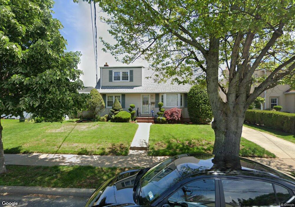 133 Ribbon St, Franklin Square, NY 11010 - photo 1