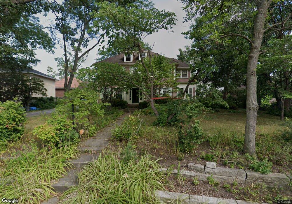 350 Pleasant Dr SE, Cedar Rapids, IA 52403 - photo 1