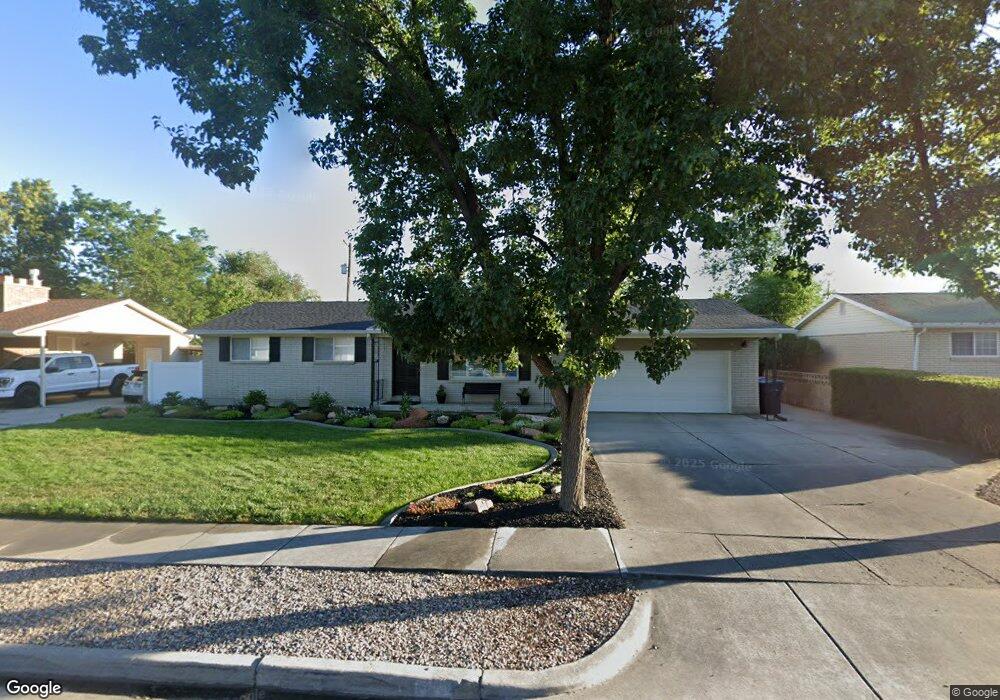 739 E Ponderosa Dr, Sandy, UT 84094 - photo 1