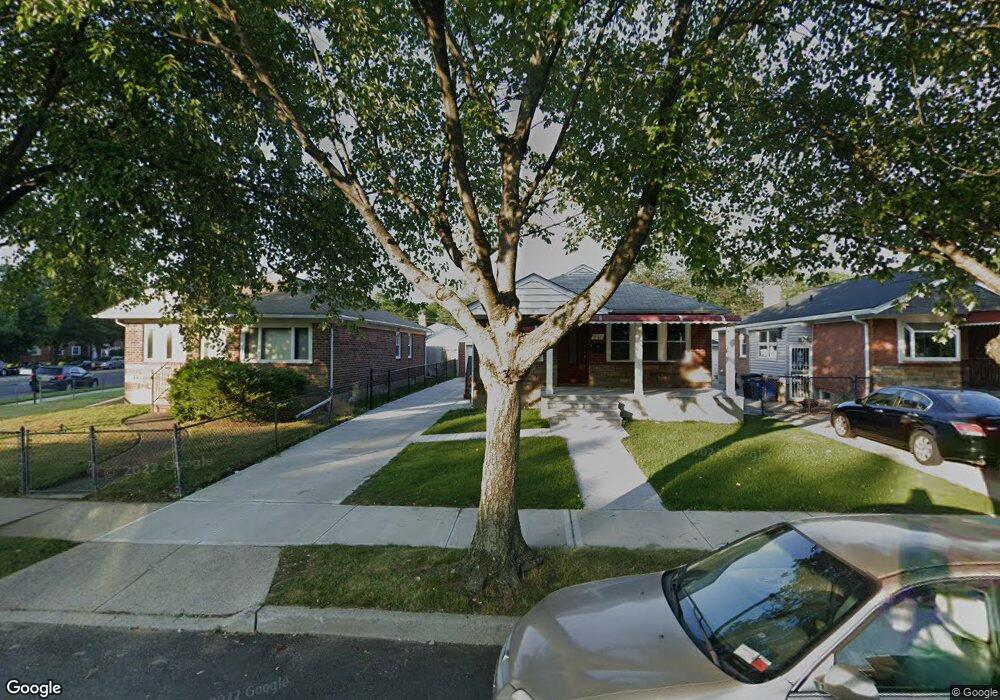 7703 261st St, Glen Oaks, NY 11004 - photo 1