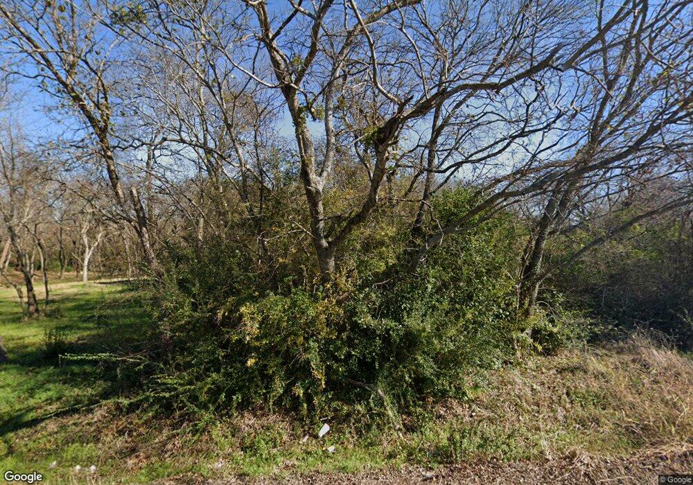 908 Loggins St, Ennis, TX 75119 - photo 1