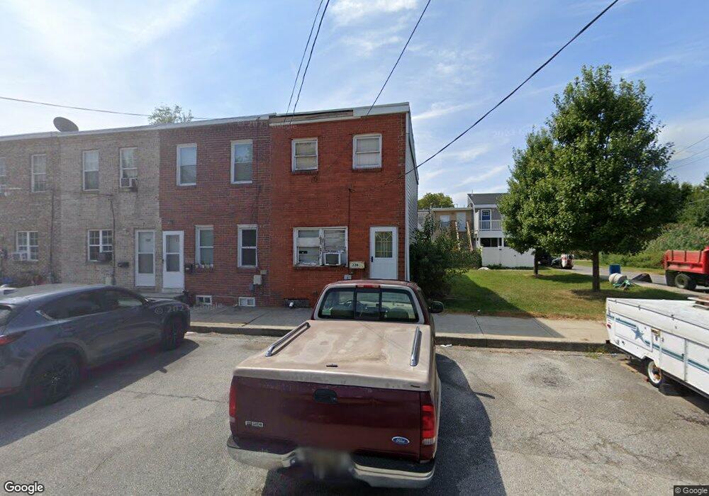 736 Clark St, New Castle, DE 19720 - photo 1