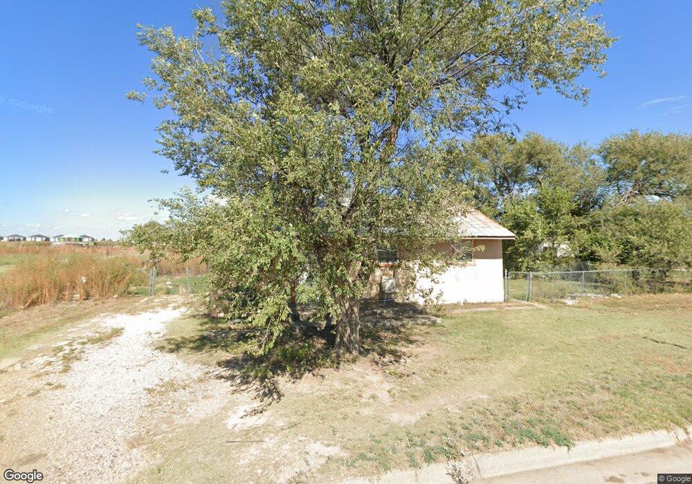 800 Spruce Ave, Dumas, TX 79029 - photo 1