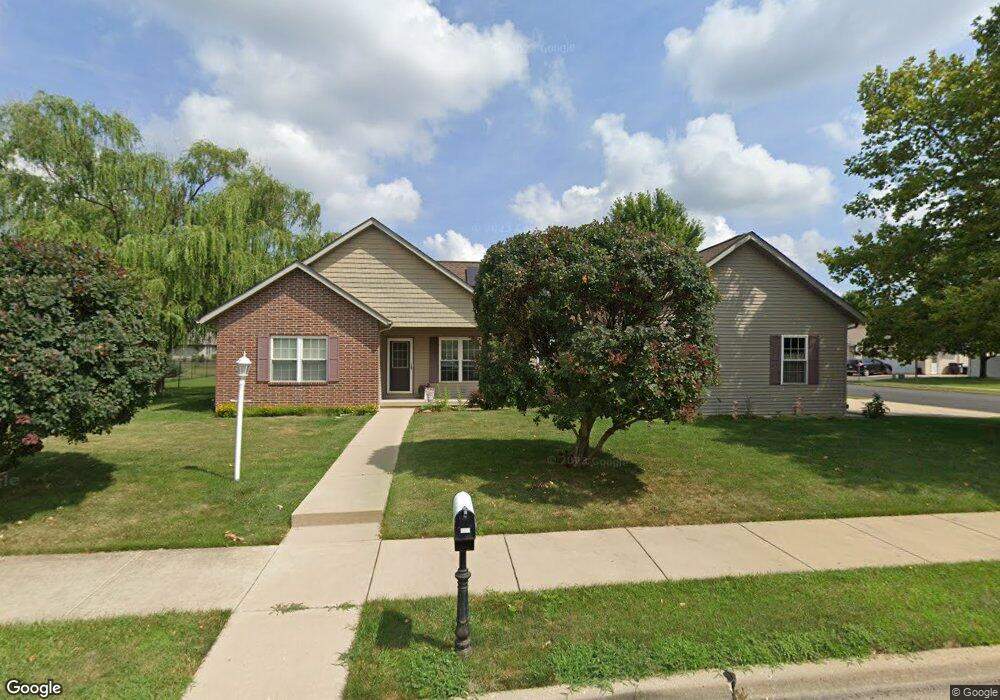 6001 W Charleston Ct, Peoria, IL 61607 - photo 1