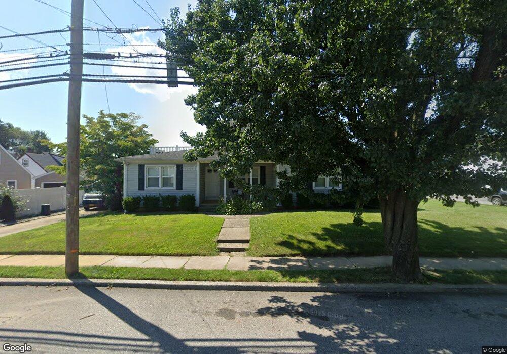 118 Elm Ave unit Yes, Glen Cove, NY 11542 - photo 1