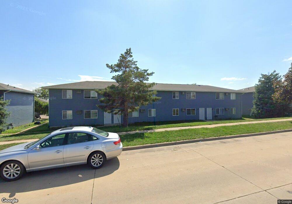 3825 20th Ave SW unit 8, Cedar Rapids, IA 52404 - photo 1
